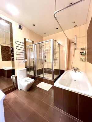 Продам трехкомнатную (3-комн.) квартиру, Нежинская ул, 8к1, Москва г