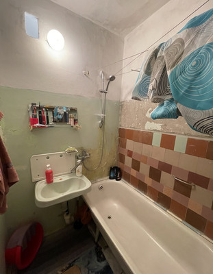 Продам трехкомнатную (3-комн.) квартиру, Бела Куна ул, 7, Симферополь г