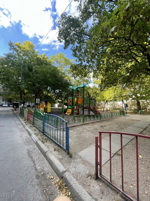 Продам трехкомнатную (3-комн.) квартиру, Бела Куна ул, 7, Симферополь г