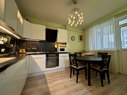 Продам многокомнатную квартиру, Лейтенанта Шмидта ул, 21, Новороссийск г