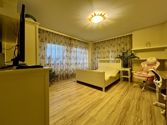 Продам многокомнатную квартиру, Лейтенанта Шмидта ул, 21, Новороссийск г