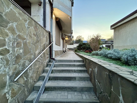 Продам многокомнатную квартиру, Лейтенанта Шмидта ул, 21, Новороссийск г