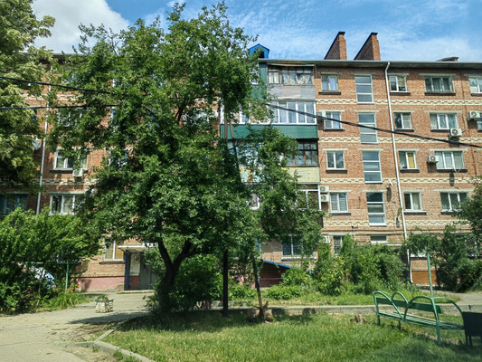 Продам двухкомнатную (2-комн.) квартиру, Ленина ул, 23, Белореченск г