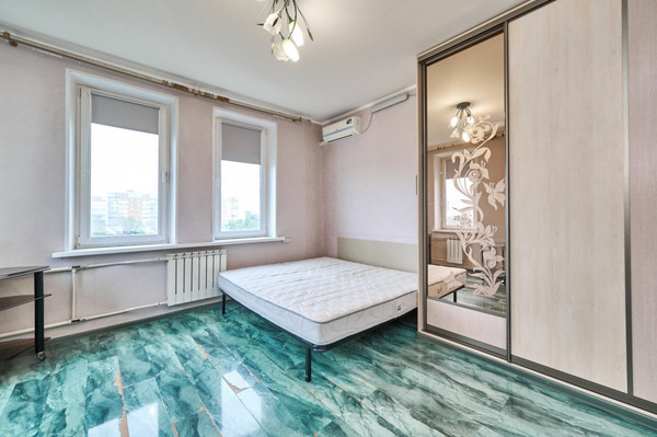 Продам однокомнатную (1-комн.) квартиру, Мартеновская ул, 4, Москва г