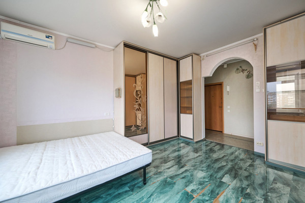 Продам однокомнатную (1-комн.) квартиру, Мартеновская ул, 4, Москва г