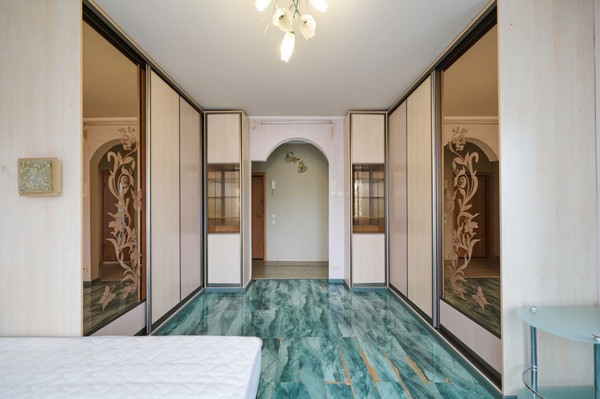 Продам однокомнатную (1-комн.) квартиру, Мартеновская ул, 4, Москва г