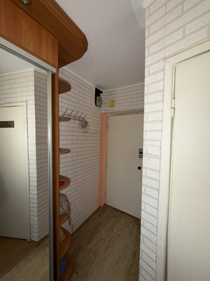 Продам двухкомнатную (2-комн.) квартиру, Аральская ул, 61, Симферополь г