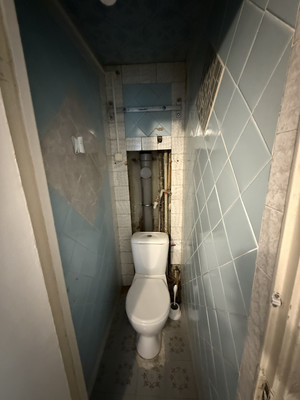 Продам двухкомнатную (2-комн.) квартиру, Аральская ул, 61, Симферополь г