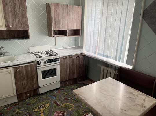 Продам двухкомнатную (2-комн.) квартиру, Аральская ул, 61, Симферополь г