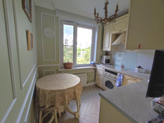 Продам трехкомнатную (3-комн.) квартиру, Голубинская ул, 9, Москва г