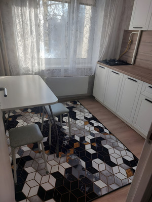 Продам трехкомнатную (3-комн.) квартиру, Кленовый б-р, 8к1, Москва г