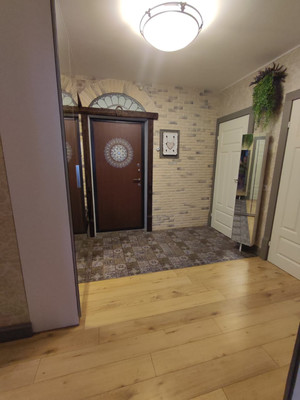 Продам трехкомнатную (3-комн.) квартиру, Московская ул, 3, Пенино д