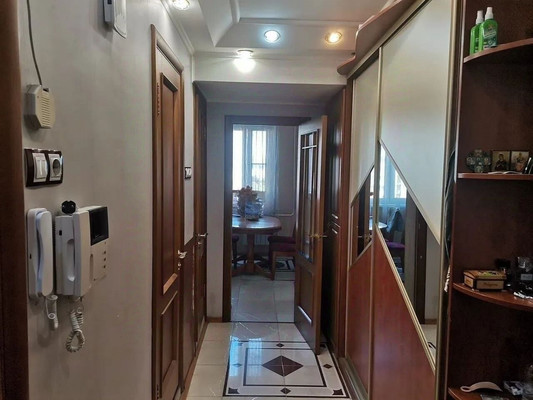 Продам трехкомнатную (3-комн.) квартиру, Пятницкое ш, 6, Москва г