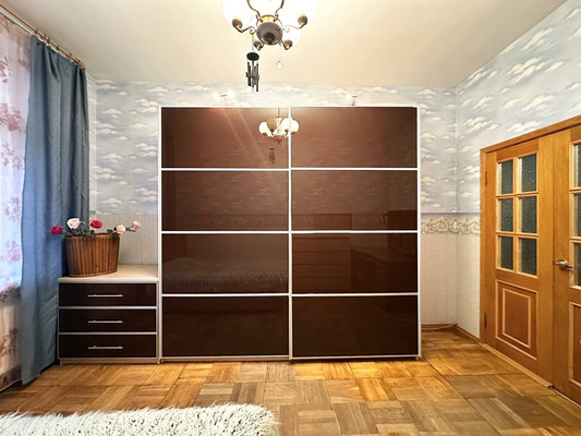 Продам трехкомнатную (3-комн.) квартиру, Седова ул, 63, Санкт-Петербург г