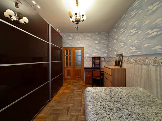 Продам трехкомнатную (3-комн.) квартиру, Седова ул, 63, Санкт-Петербург г