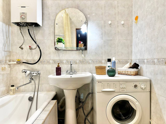 Продам трехкомнатную (3-комн.) квартиру, Седова ул, 63, Санкт-Петербург г