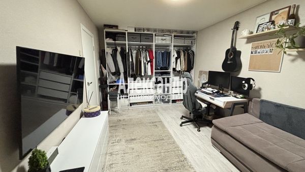 Продам однокомнатную (1-комн.) квартиру, Светлановский пр-кт, 119, Санкт-Петербург г