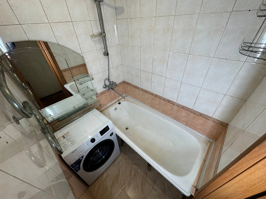 Продам двухкомнатную (2-комн.) квартиру, Победы пр-кт, 44к2, Комсомольск-на-Амуре г