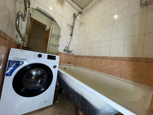 Продам двухкомнатную (2-комн.) квартиру, Победы пр-кт, 44к2, Комсомольск-на-Амуре г