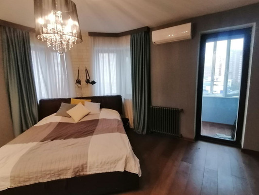 Продам трехкомнатную (3-комн.) квартиру, Лунная ул, 19к1, Жуково д