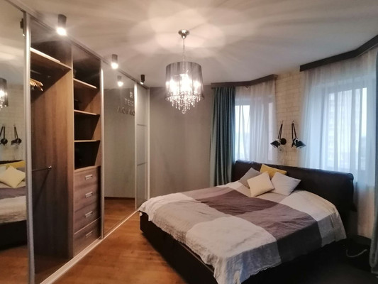 Продам трехкомнатную (3-комн.) квартиру, Лунная ул, 19к1, Жуково д