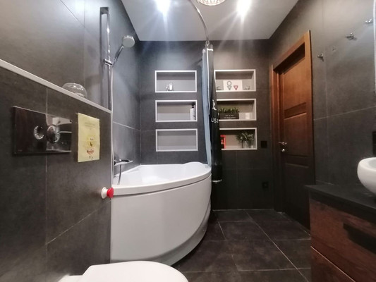 Продам трехкомнатную (3-комн.) квартиру, Лунная ул, 19к1, Жуково д