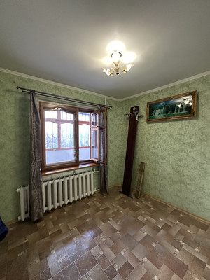 Продам трехкомнатную (3-комн.) квартиру, Лермонтова ул, 18, Симферополь г