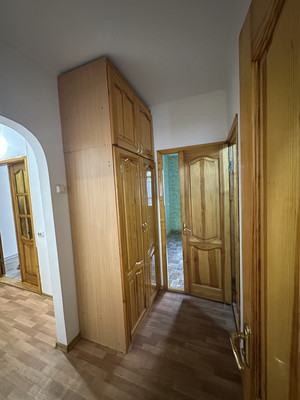 Продам трехкомнатную (3-комн.) квартиру, Лермонтова ул, 18, Симферополь г