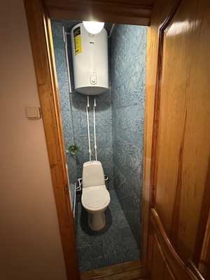 Продам трехкомнатную (3-комн.) квартиру, Лермонтова ул, 18, Симферополь г