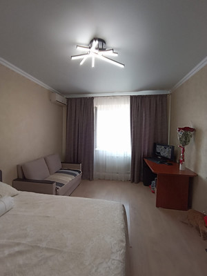 Продам однокомнатную (1-комн.) квартиру, Гагарина ул, 1в, Волгодонск г