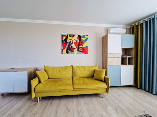 Продам трехкомнатную (3-комн.) квартиру, Аметьевская магистраль ул, 18к2, Казань г