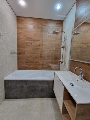 Продам трехкомнатную (3-комн.) квартиру, Аметьевская магистраль ул, 18к2, Казань г