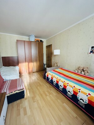 Продам однокомнатную (1-комн.) квартиру, Давыдковская ул, 2к1, Москва г