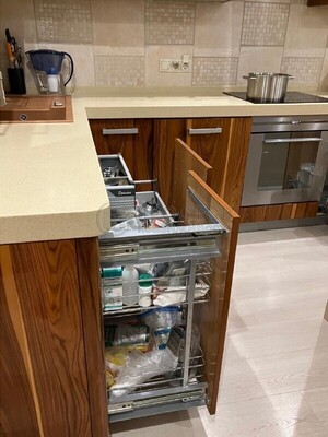 Продам трехкомнатную (3-комн.) квартиру, Маршала Савицкого ул, 16, Москва г