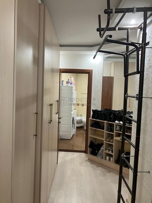 Продам трехкомнатную (3-комн.) квартиру, Маршала Савицкого ул, 16, Москва г