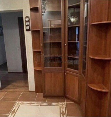 Продам трехкомнатную (3-комн.) квартиру, Маршала Савицкого ул, 16, Москва г