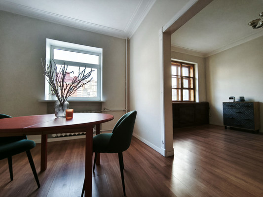 Продам 2-комн. в 7-комн. квартире, Челюскинцев ул, 32, Мурманск г