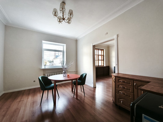 Продам 2-комн. в 7-комн. квартире, Челюскинцев ул, 32, Мурманск г