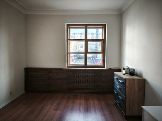 Продам 2-комн. в 7-комн. квартире, Челюскинцев ул, 32, Мурманск г