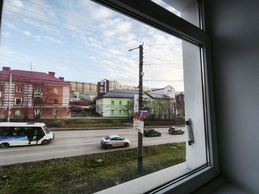 Продам 2-комн. в 7-комн. квартире, Челюскинцев ул, 32, Мурманск г