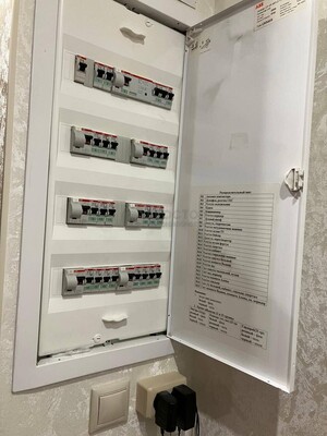 Продам трехкомнатную (3-комн.) квартиру, Маршала Савицкого ул, 16, Москва г