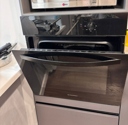 Продам двухкомнатную (2-комн.) квартиру, Приорова ул, 16к1, Москва г