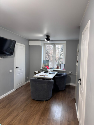 Продам двухкомнатную (2-комн.) квартиру, Приорова ул, 16к1, Москва г