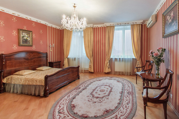 Продам многокомнатную квартиру, 20-летия ВЛКСМ ул, 49, Воронеж г