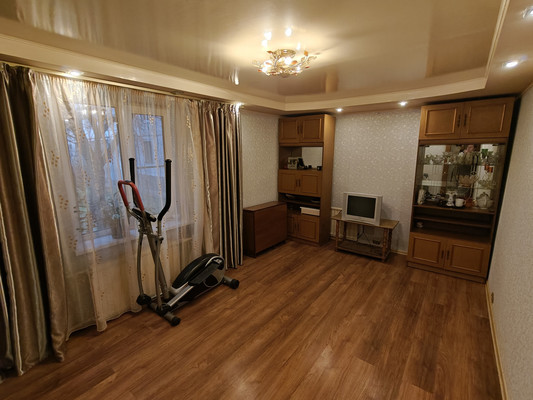 Продам многокомнатную квартиру, Тверская ул, 33, Колпино г