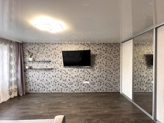 Продам однокомнатную (1-комн.) квартиру, им.газеты Красноярский рабочий пр-кт, 71, Красноярск г