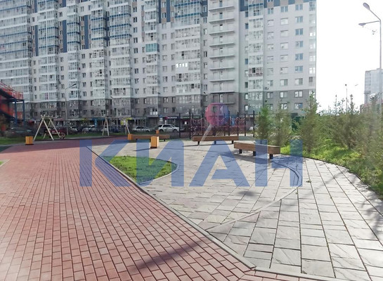 Продам двухкомнатную (2-комн.) квартиру, Лесников ул, 49, Красноярск г