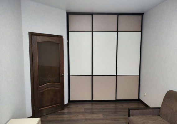 Продам однокомнатную (1-комн.) квартиру, Ковыльная ул, 94, Симферополь г