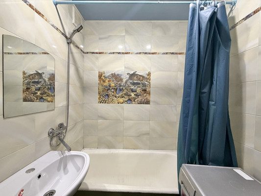 Продам двухкомнатную (2-комн.) квартиру, Молодой Гвардии ул, 71кА, Брянск г