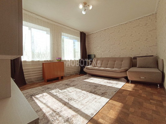 Продам двухкомнатную (2-комн.) квартиру, Исполкомовская ул, 74, Апшеронск г